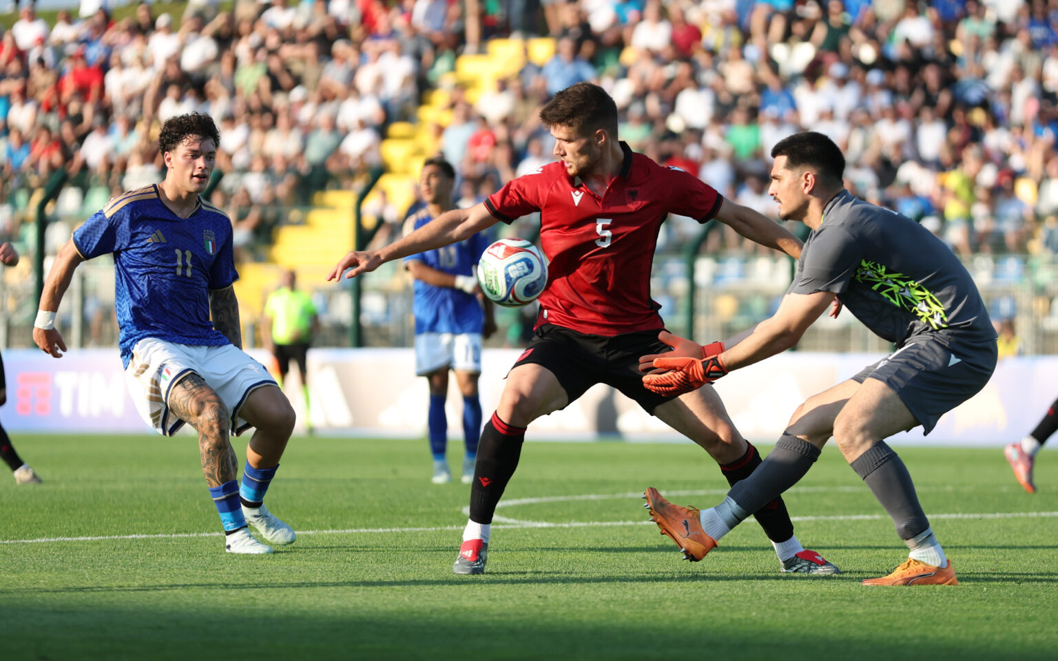 Shqipëri U 21 bën një paraqitje të mirë  por mundet me rezultatin minimal nga Italia