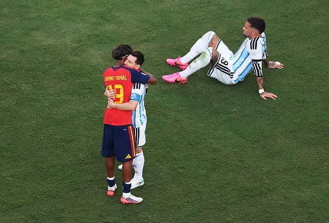 Messi Yamal  përqafimi pas finales së Botërorit vlen më shumë se një mijë fjalë